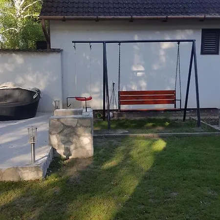 Bereny Panzio לינה וארוחת בוקר Balatonberény