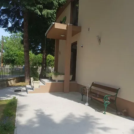 Bereny Panzio לינה וארוחת בוקר Balatonberény