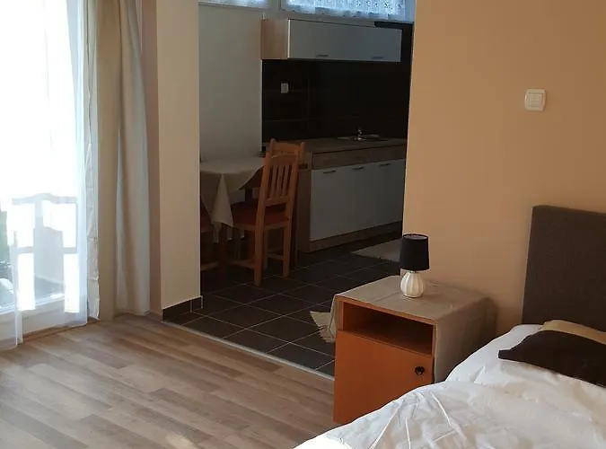 Bereny Panzio Bed & Breakfast 3*