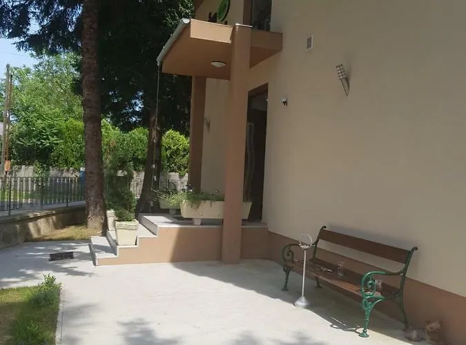 Bereny Panzio Bed & Breakfast Balatonberény